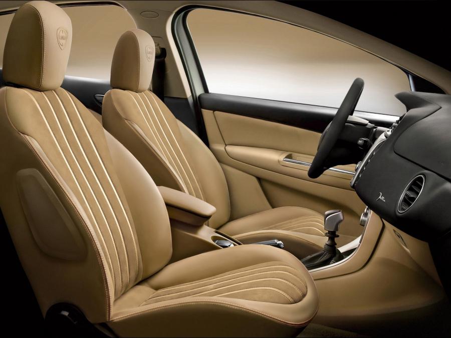  Lancia Delta Serie Speciale 2010 года  (фото 3 из 3)